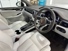 PORSCHE MACAN D S PDK + MASSIVE SPECIFICATION + IVORY LEATHER +  - 2461 - 32