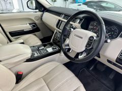 LAND ROVER RANGE ROVER SDV8 VOGUE SE + IVORY LEATHER + 1 LADY OWNER FROM NEW + FULL HISTORY +  - 2417 - 3