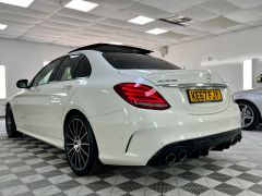 MERCEDES C-CLASS AMG C 43 4MATIC PREMIUM PLUS+ OVER £5000 OF EXTRAS + SPORTS EXHAUST +IMMACULATE + - 2300 - 8