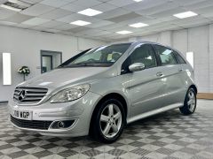 MERCEDES B-CLASS B150 SE AUTOMATIC + LOW MILES + IMMACULATE + SERVICE HISTORY + - 2307 - 6