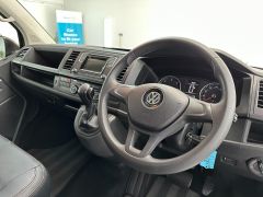 VOLKSWAGEN TRANSPORTER T32 TDI SHUTTLE SE BMT + 9 SEATS + FULL R - LINE LEATHER + AUTOMATIC +  - 2458 - 31
