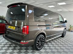 VOLKSWAGEN TRANSPORTER T32 TDI SHUTTLE SE BMT + 9 SEATS + FULL R - LINE LEATHER + AUTOMATIC +  - 2458 - 11