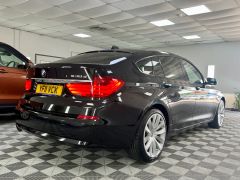 BMW 5 SERIES 530D SE GRAN TURISMO + £8300 OF EXTRAS + PAN ROOF + IMMACULATE +  - 2280 - 10
