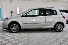 RENAULT CLIO DYNAMIQUE TOMTOM TCE + IMMACULATE + 1 OWNER FROM NEW + NEW SERVICE & MOT + FINANCE ARRANGED + - 2136 - 6