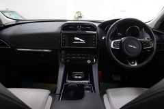 JAGUAR F-PACE R-SPORT AWD + BLACK & WHITE LEATHER + FULL SERVICE HISTYORY + 1 OWNER +  - 2060 - 21