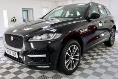 JAGUAR F-PACE R-SPORT AWD + BLACK & WHITE LEATHER + FULL SERVICE HISTYORY + 1 OWNER +  - 2060 - 5