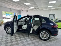 PORSCHE MACAN D S PDK + MASSIVE SPECIFICATION + IVORY LEATHER +  - 2461 - 22