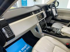 LAND ROVER RANGE ROVER SDV8 AUTOBIOGRAPHY + LOIRE BLUE WITH IVORY LEATHER + 1 OWNER + FULL LAND ROVER HISTORY +  - 2313 - 24