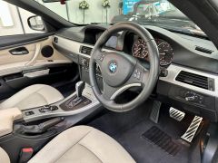 BMW 3 SERIES 320I SE + NEW SERVICE AND MOT + CREAM LEATHER + FINANCE ARRANGED +  - 2352 - 18