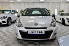 RENAULT CLIO DYNAMIQUE TOMTOM TCE + IMMACULATE + 1 OWNER FROM NEW + NEW SERVICE & MOT + FINANCE ARRANGED + - 2136 - 4