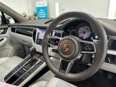 PORSCHE MACAN D S PDK + MASSIVE SPECIFICATION + IVORY LEATHER +  - 2461 - 35