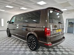 VOLKSWAGEN TRANSPORTER T32 TDI SHUTTLE SE BMT + 9 SEATS + FULL R - LINE LEATHER + AUTOMATIC +  - 2458 - 9
