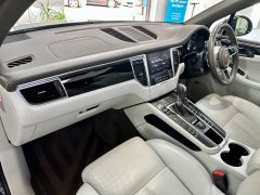 PORSCHE MACAN D S PDK + MASSIVE SPECIFICATION + IVORY LEATHER +  - 2461 - 29