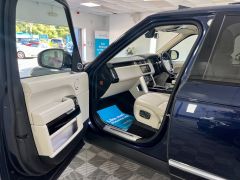 LAND ROVER RANGE ROVER SDV8 AUTOBIOGRAPHY + LOIRE BLUE WITH IVORY LEATHER + 1 OWNER + FULL LAND ROVER HISTORY +  - 2313 - 21