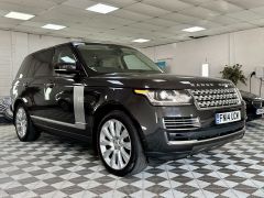 LAND ROVER RANGE ROVER SDV8 VOGUE SE + IVORY LEATHER + 1 LADY OWNER FROM NEW + FULL HISTORY +  - 2417 - 1