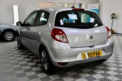 RENAULT CLIO DYNAMIQUE TOMTOM TCE + IMMACULATE + 1 OWNER FROM NEW + NEW SERVICE & MOT + FINANCE ARRANGED + - 2136 - 7