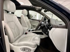 PORSCHE MACAN D S PDK + MASSIVE SPECIFICATION + IVORY LEATHER +  - 2461 - 2