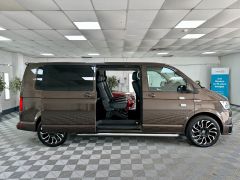 VOLKSWAGEN TRANSPORTER T32 TDI SHUTTLE SE BMT + 9 SEATS + FULL R - LINE LEATHER + AUTOMATIC +  - 2458 - 18