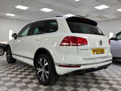 VOLKSWAGEN TOUAREG V6 R-LINE TDI BLUEMOTION TECHNOLOGY + IMMACULATE + PAN ROOF + FINANCE ARRNAGED +  - 2348 - 7