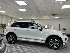 VOLKSWAGEN TOUAREG V6 R-LINE TDI BLUEMOTION TECHNOLOGY + IMMACULATE + PAN ROOF + FINANCE ARRNAGED +  - 2348 - 11