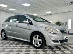 MERCEDES B-CLASS B150 SE AUTOMATIC + LOW MILES + IMMACULATE + SERVICE HISTORY + - 2307 - 1