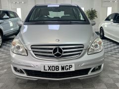 MERCEDES B-CLASS B150 SE AUTOMATIC + LOW MILES + IMMACULATE + SERVICE HISTORY + - 2307 - 5