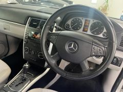 MERCEDES B-CLASS B150 SE AUTOMATIC + LOW MILES + IMMACULATE + SERVICE HISTORY + - 2307 - 24
